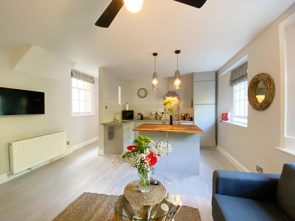 Meadfoot Bay Apartment At Hesketh Crescent Torquay Extérieur photo